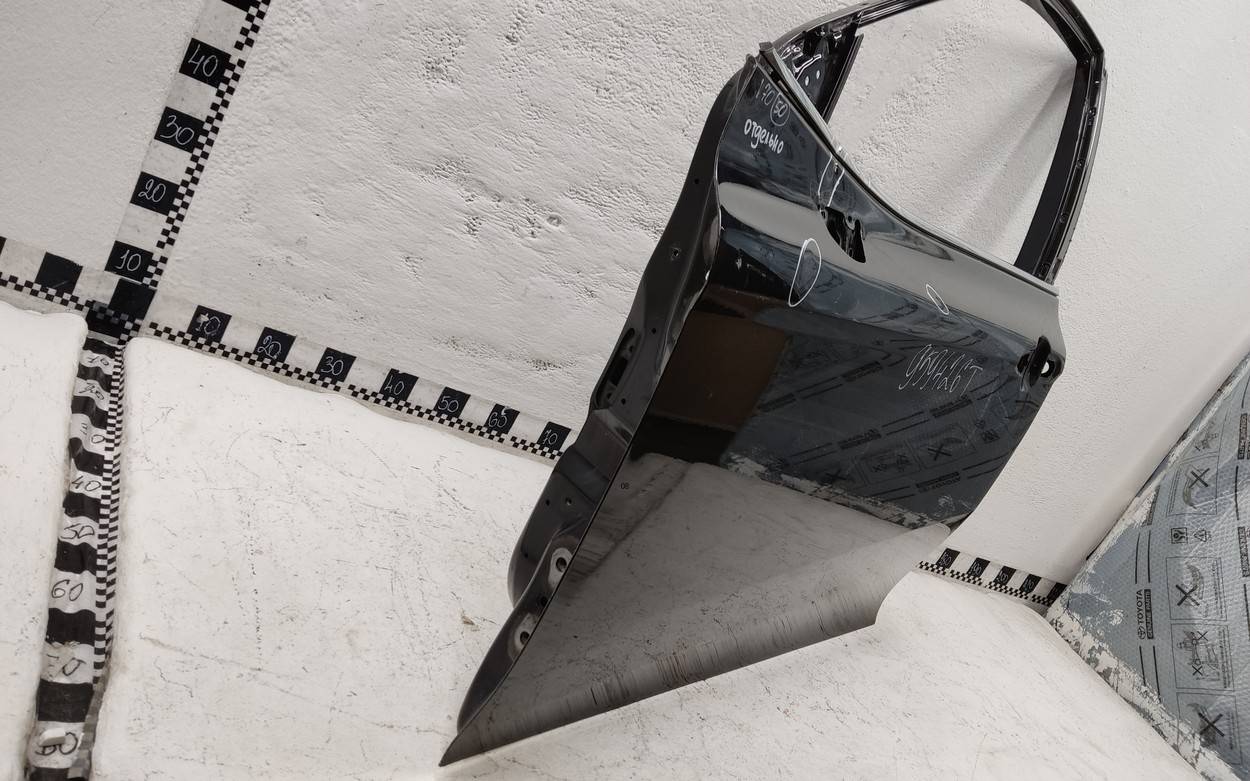 Дверь передняя левая