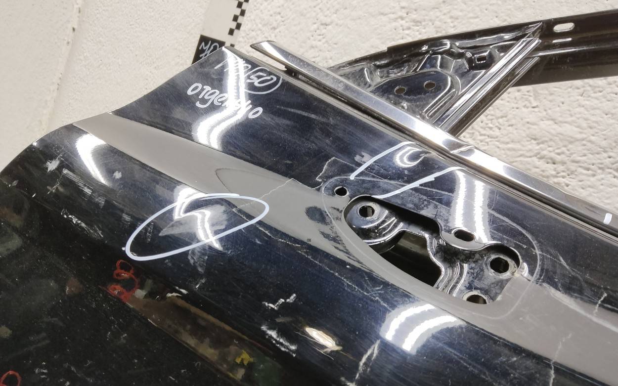 Дверь передняя левая