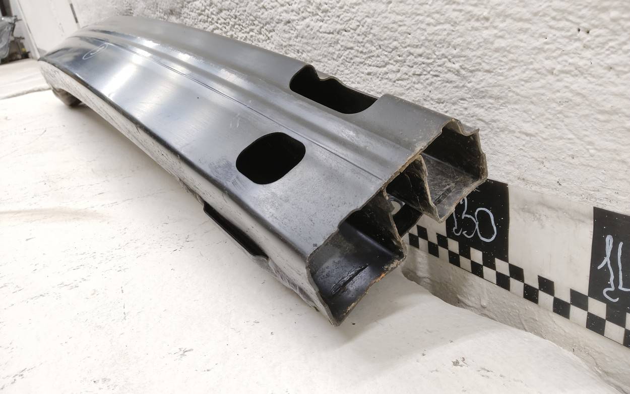 Усилитель заднего бампера