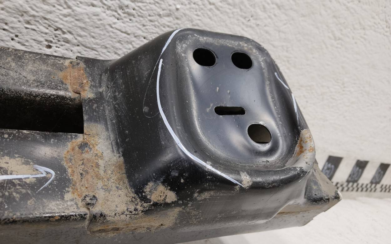 Усилитель заднего бампера