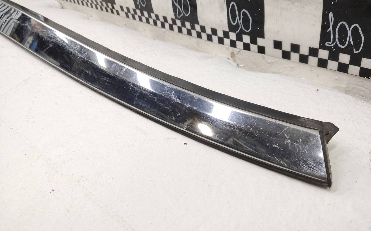 Молдинг заднего крыла левого