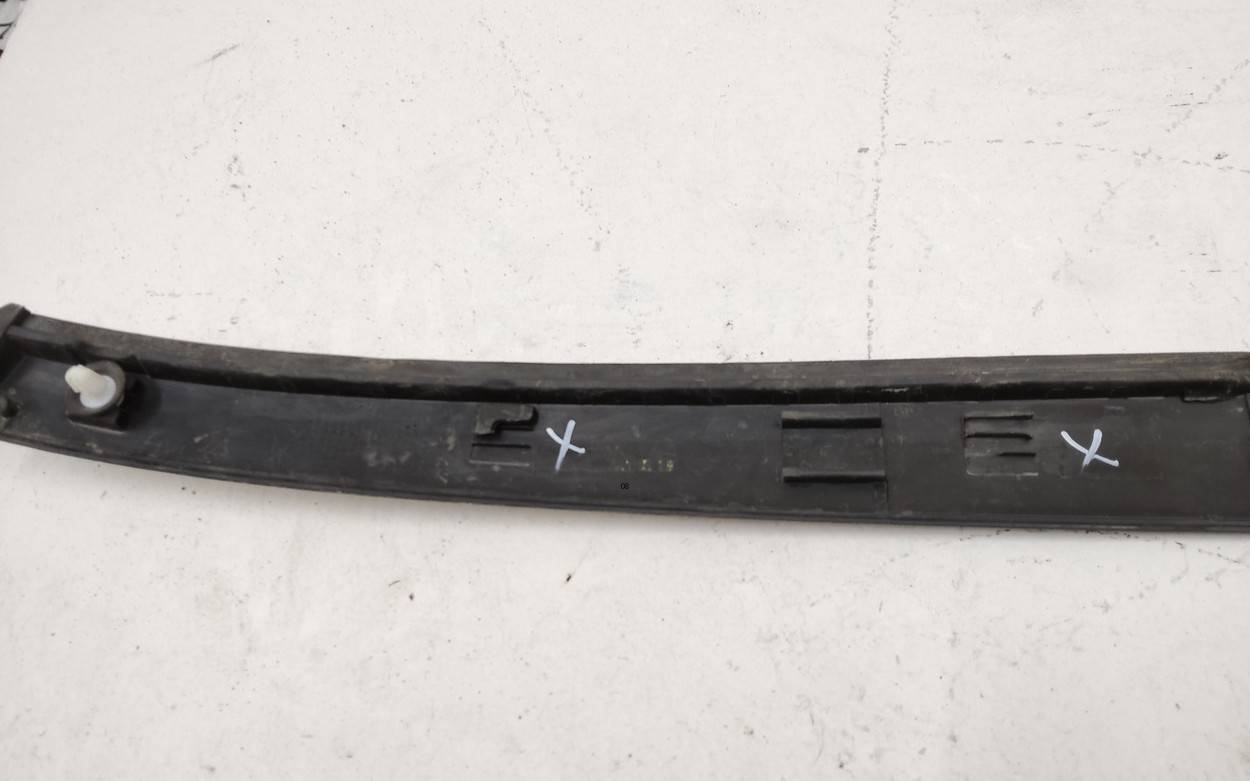 Молдинг заднего крыла левого