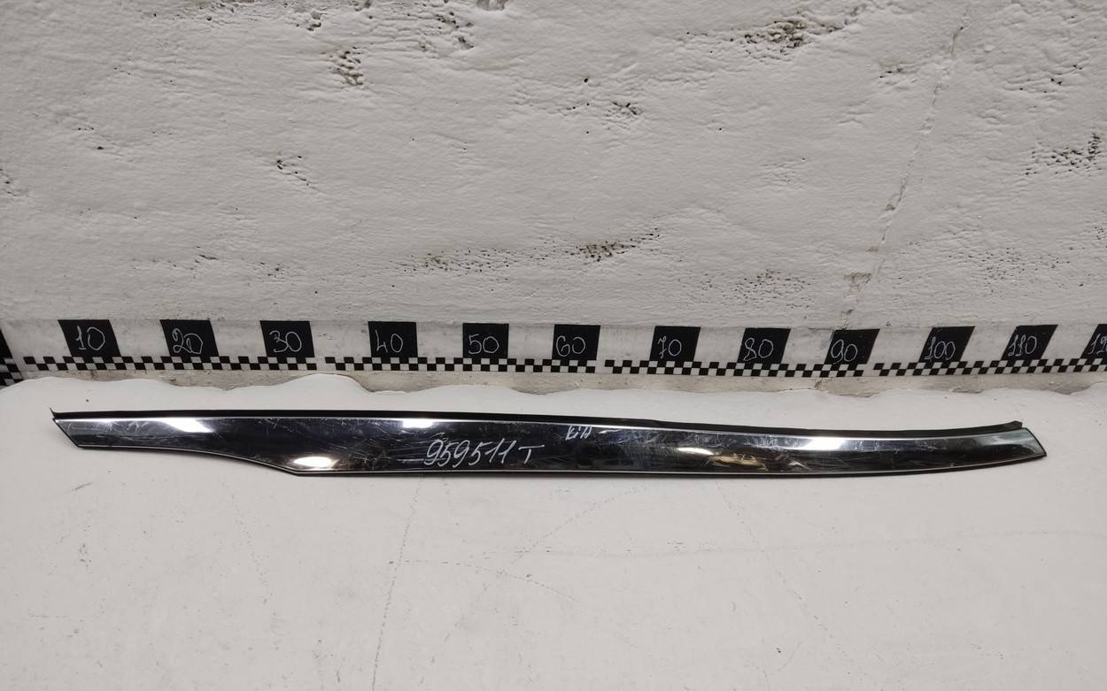 Молдинг заднего крыла левого