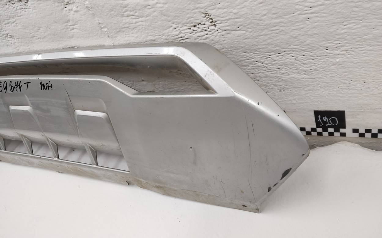 Накладка переднего бампера