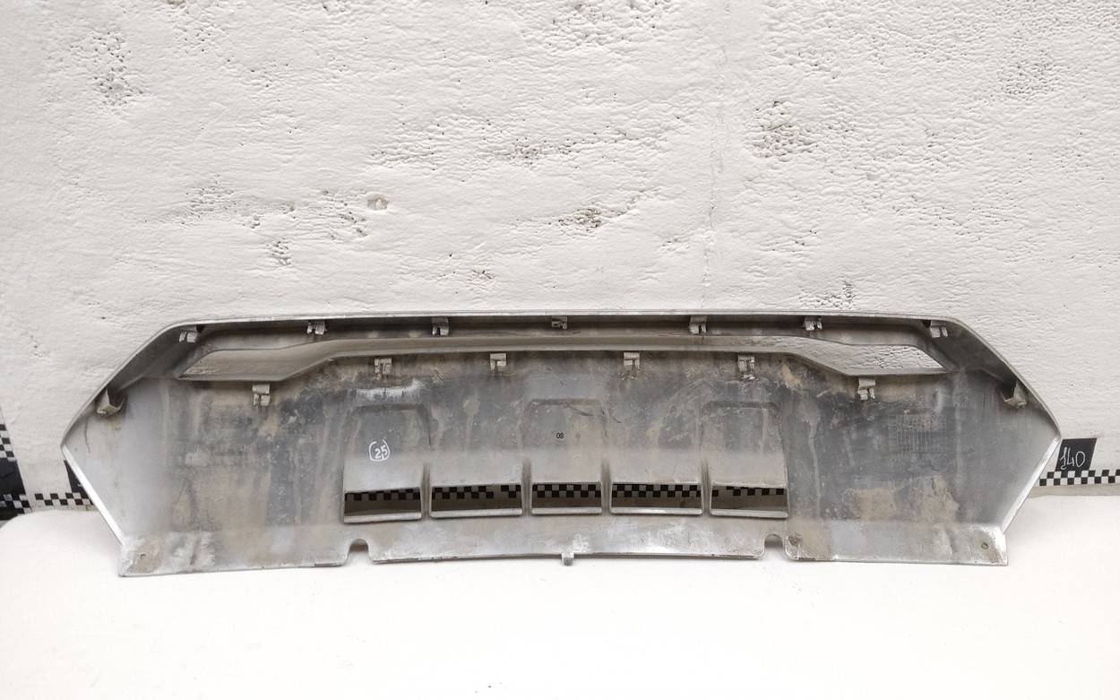 Накладка переднего бампера