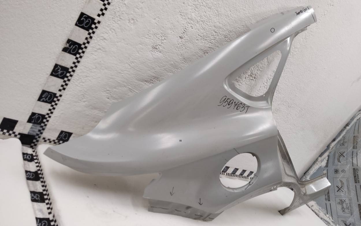 Кузовной элемент