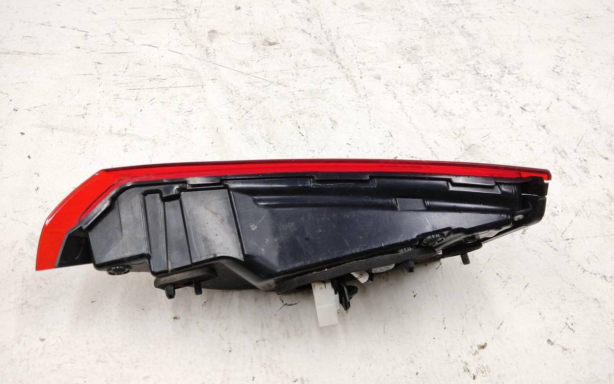 Фонарь задний внутренний левый