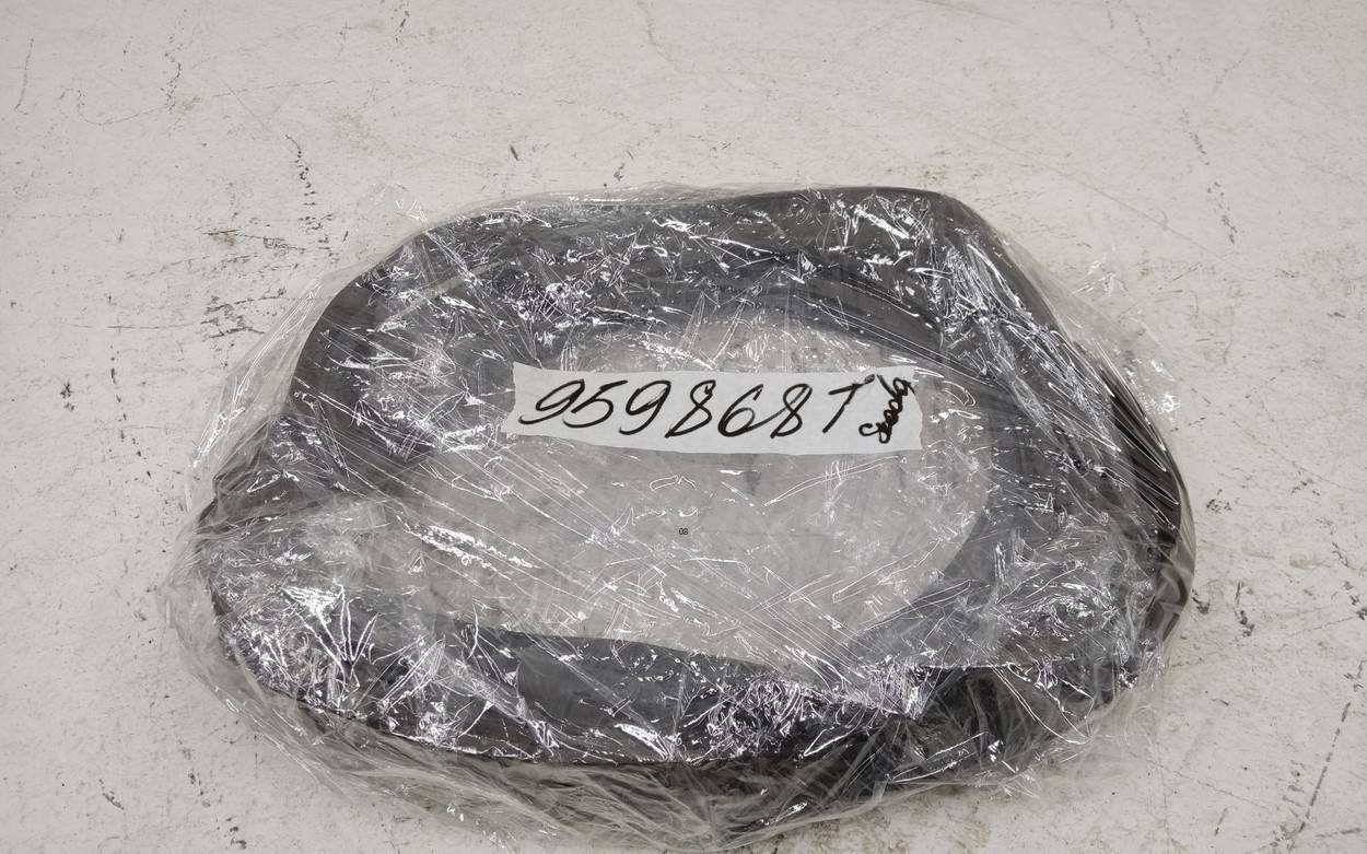 Уплотнитель багажника