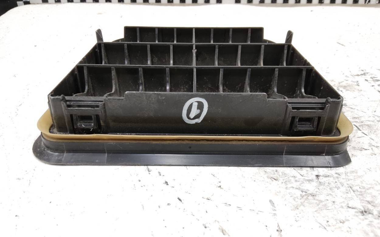 Решетка вентиляционная