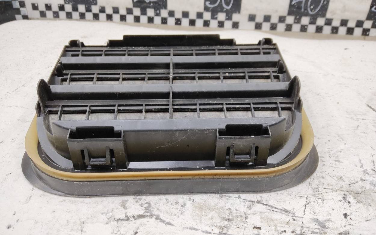 Решетка вентиляционная