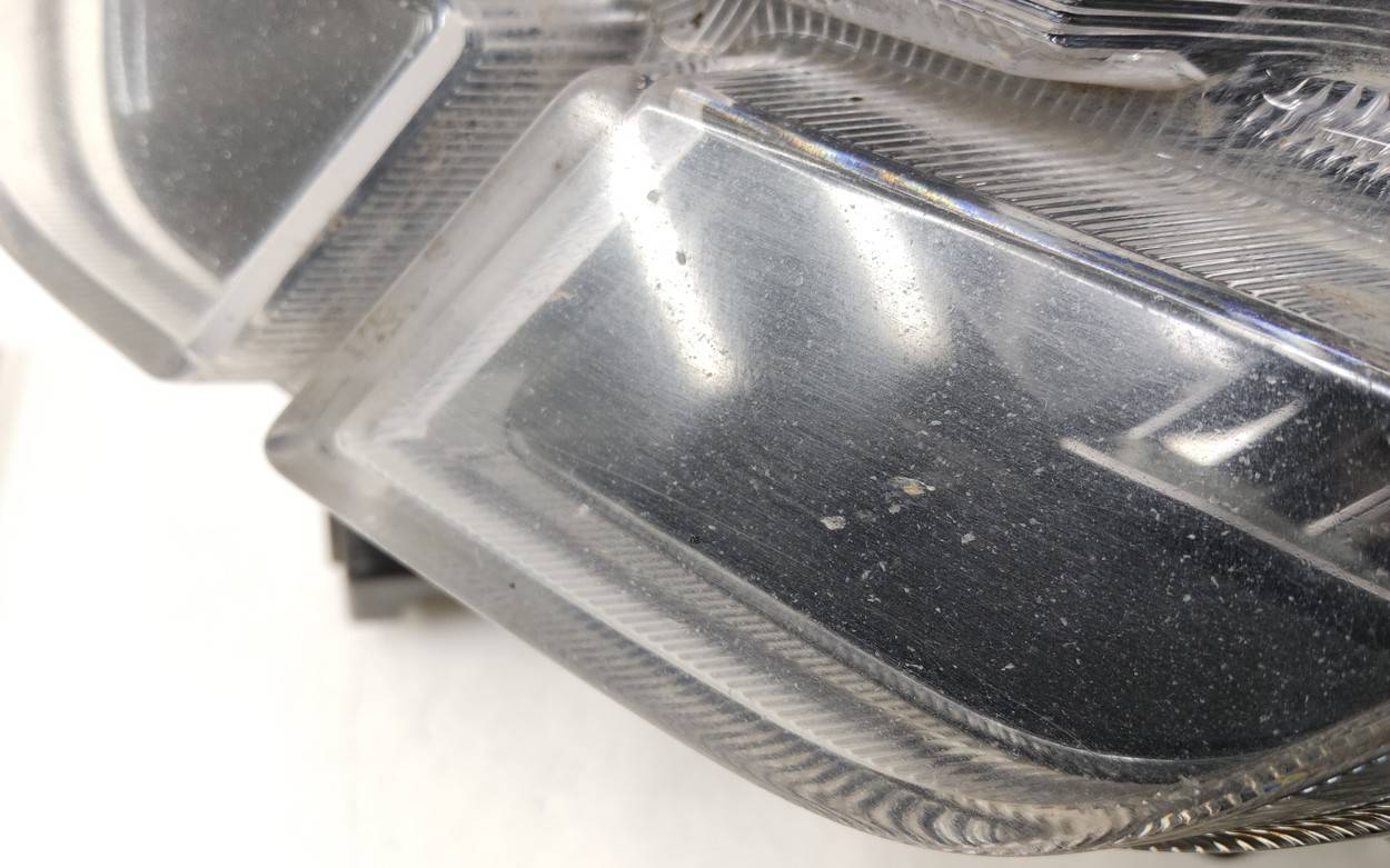 Фара противотуманная левая