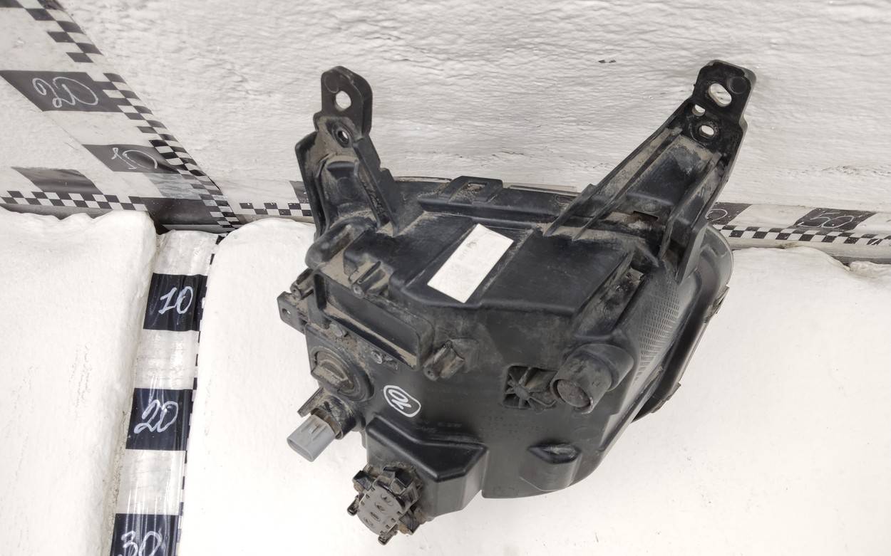 Фара противотуманная левая