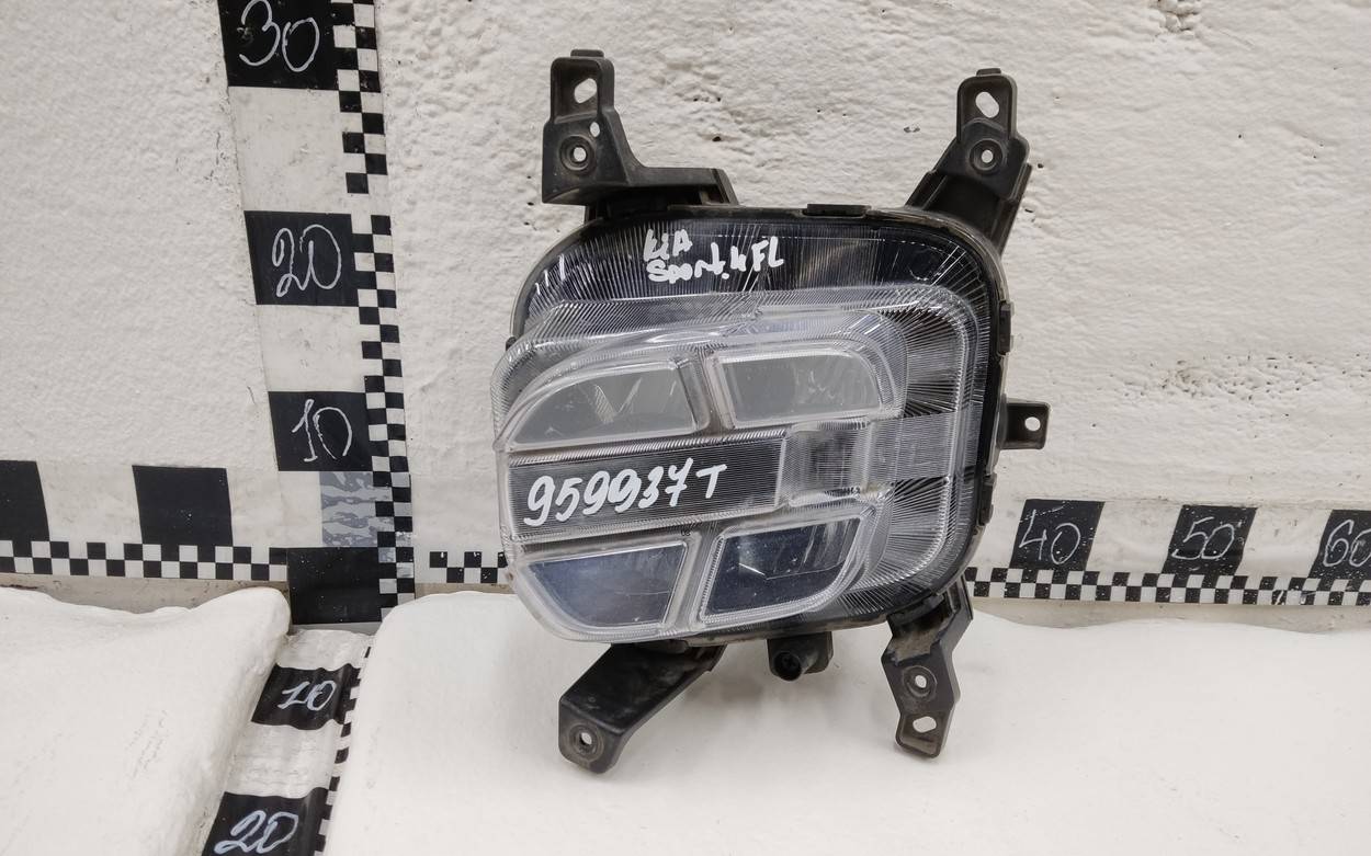 Фара противотуманная левая