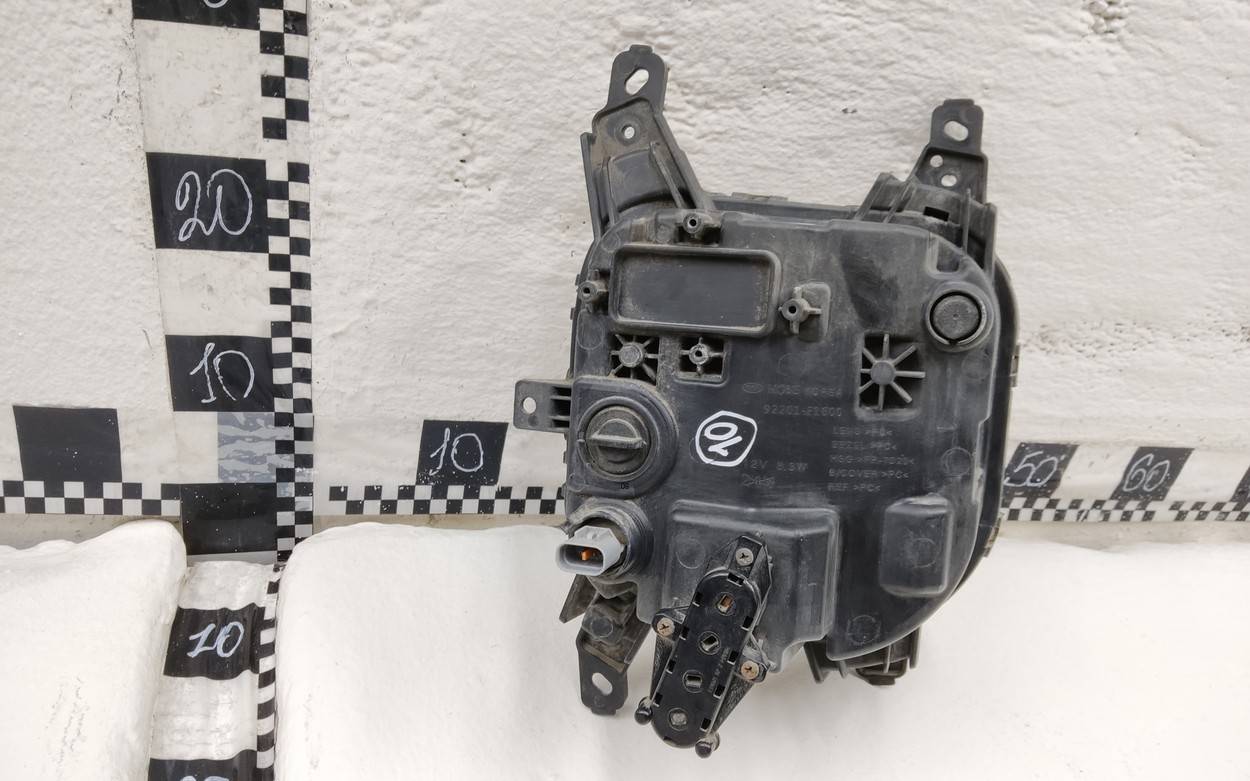 Фара противотуманная левая