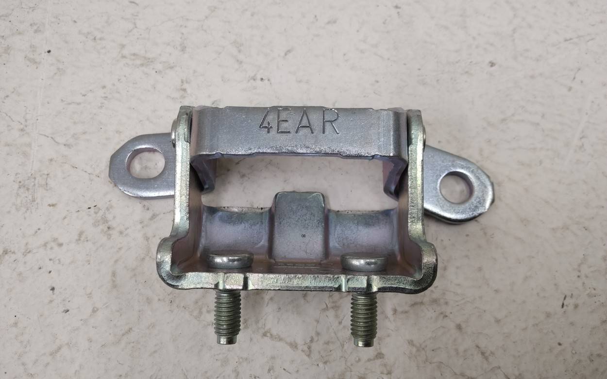 Петля двери задней правой верхняя