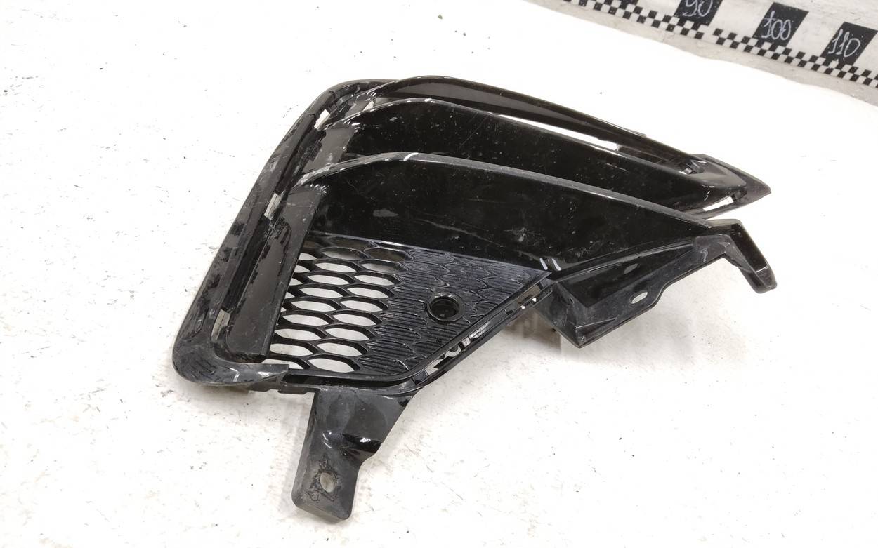 Накладка переднего бампера правая