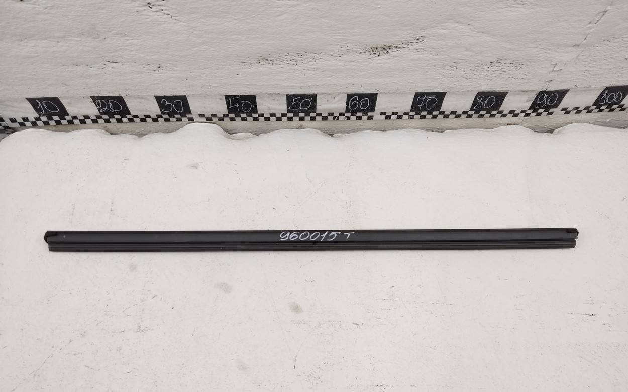 Уплотнитель стекла двери