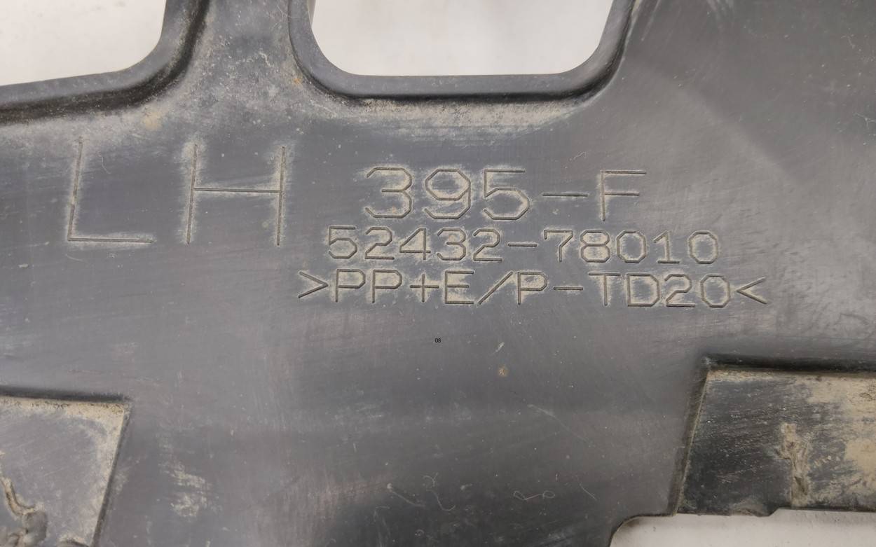 Кронштейн переднего бампера левый