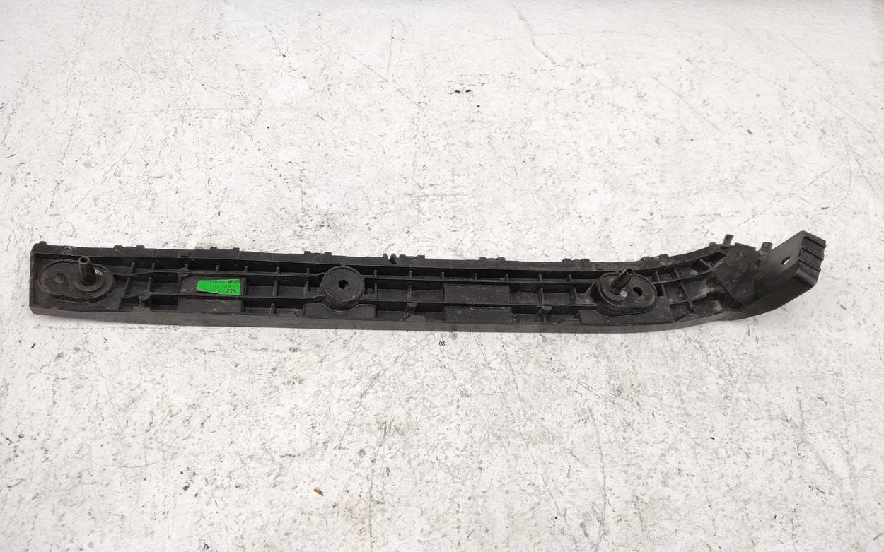 Кронштейн заднего бампера правый