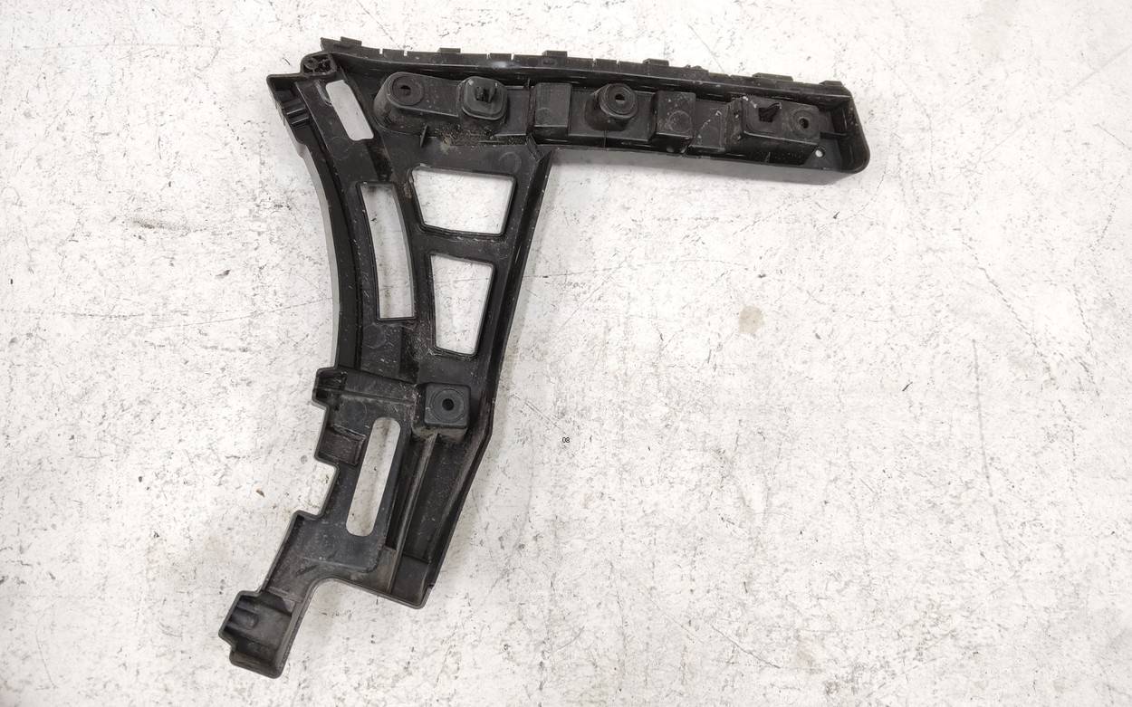 Кронштейн заднего бампера правый