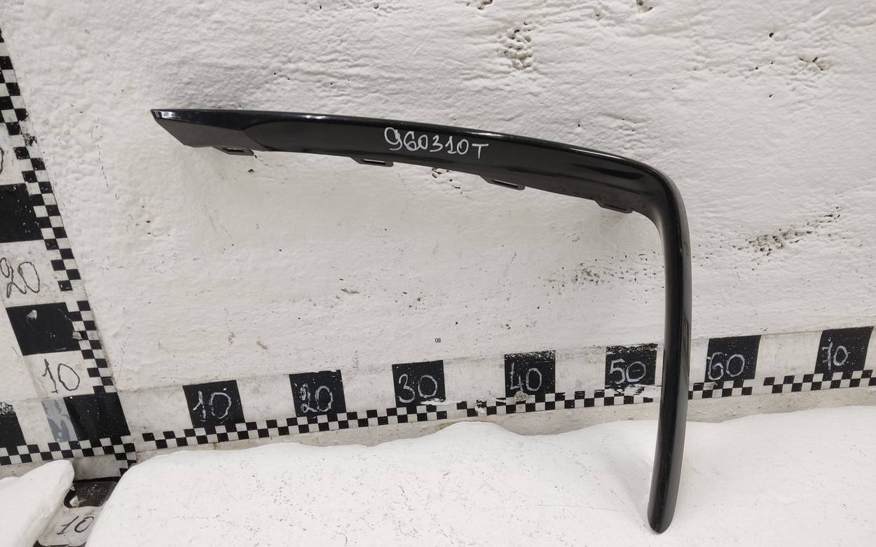 Накладка переднего бампера левая