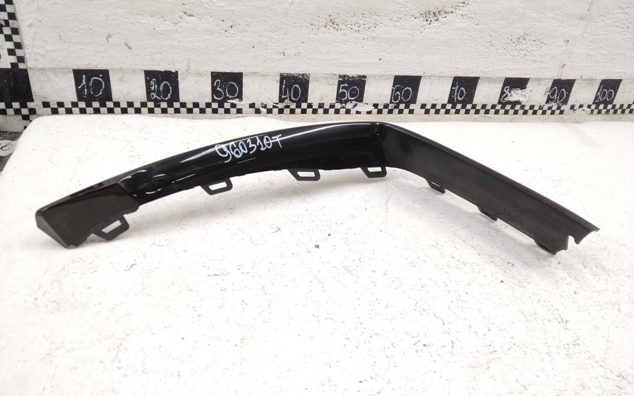 Накладка переднего бампера левая
