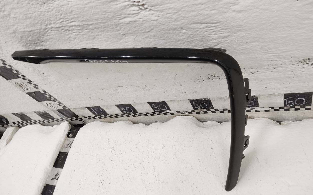 Накладка переднего бампера левая