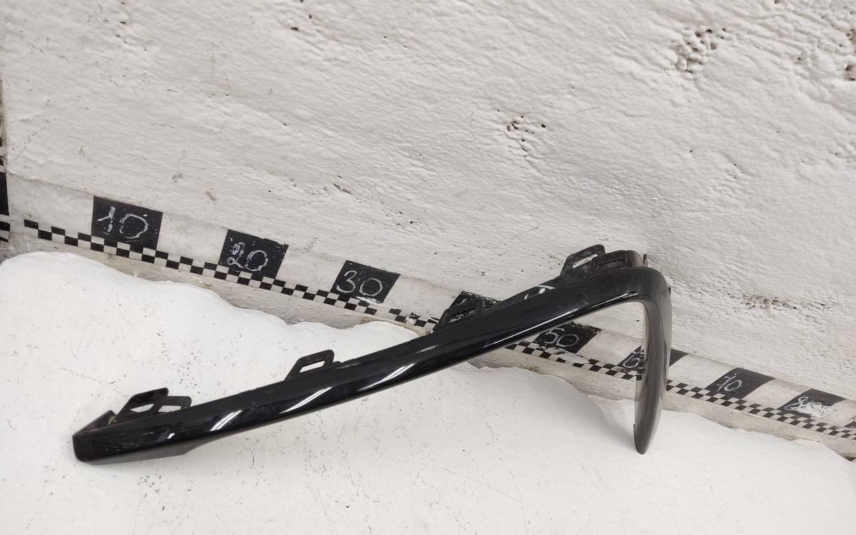 Накладка переднего бампера левая