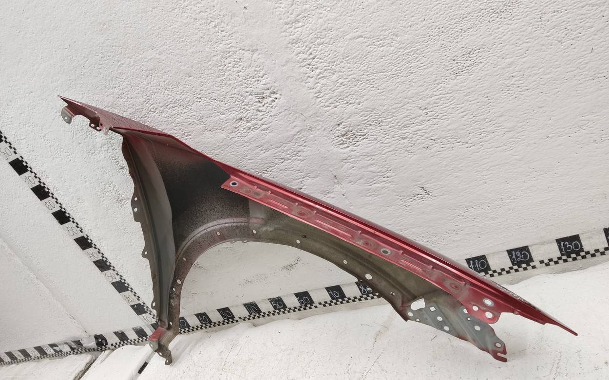 Крыло переднее левое