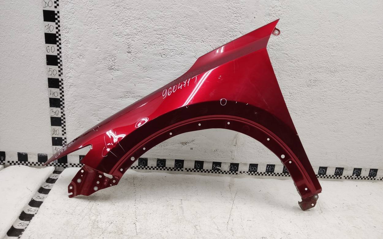 Крыло переднее левое