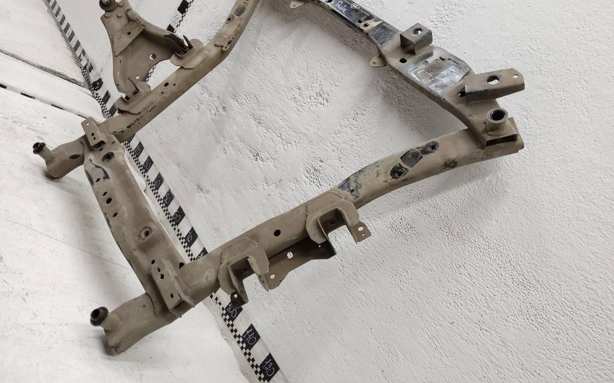 Балка подмоторная