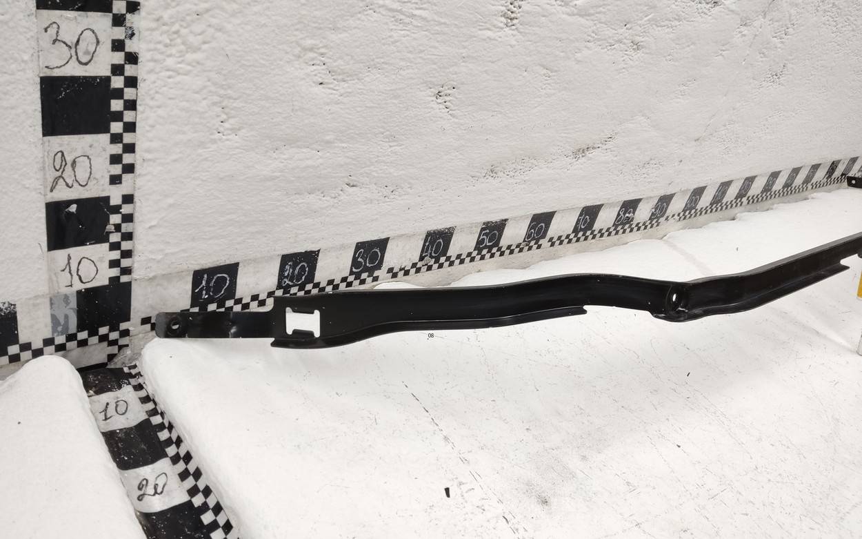 Кронштейн переднего бампера