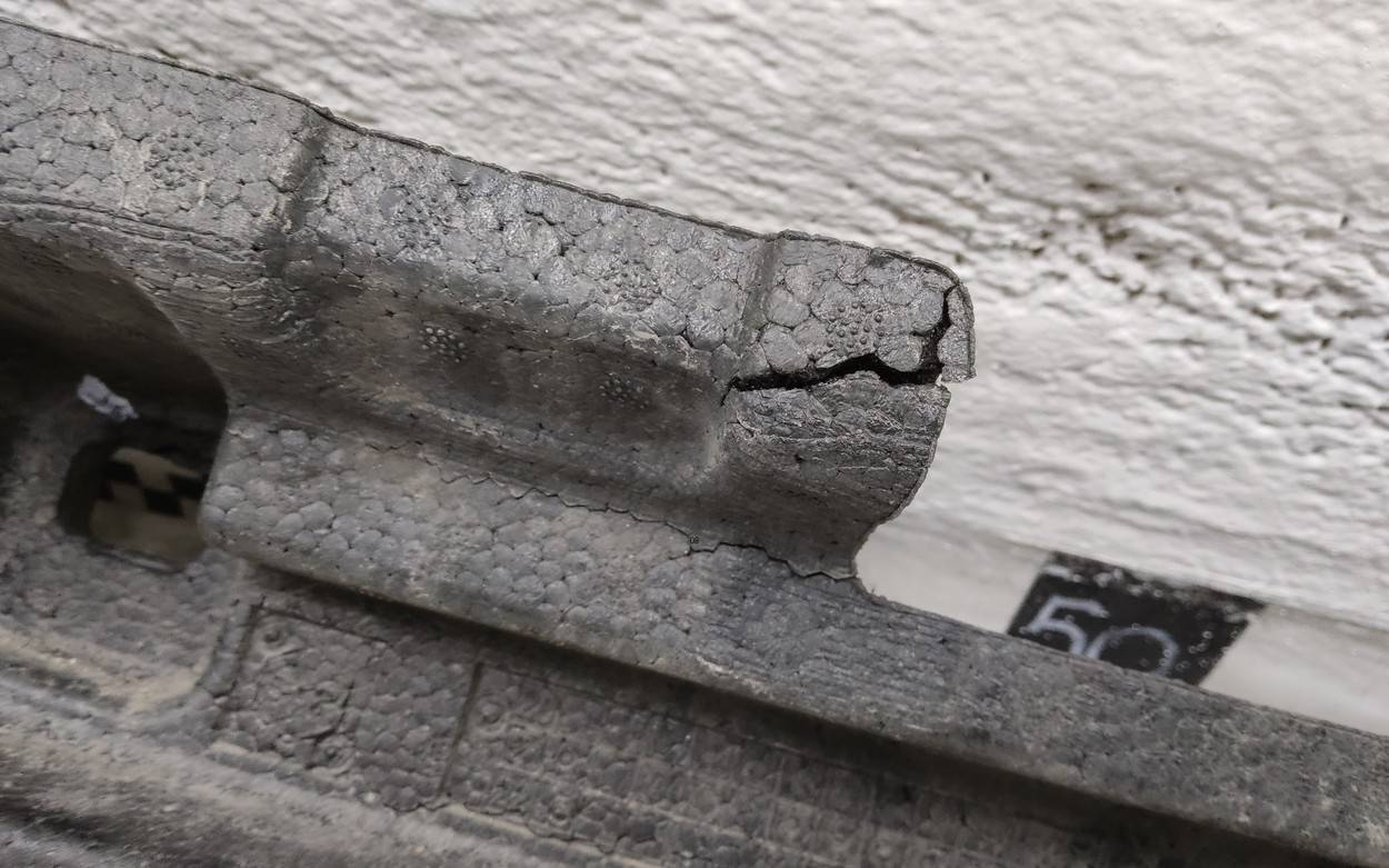 Наполнитель переднего бампера