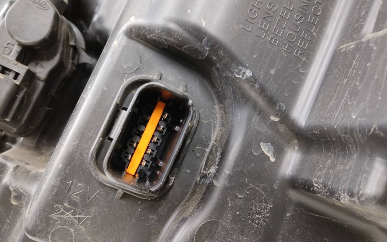 Фара правая