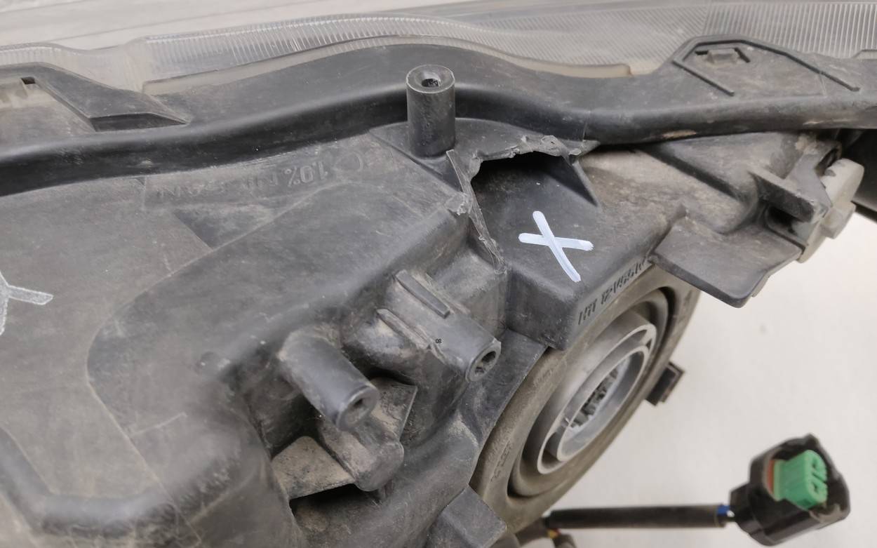 Фара правая