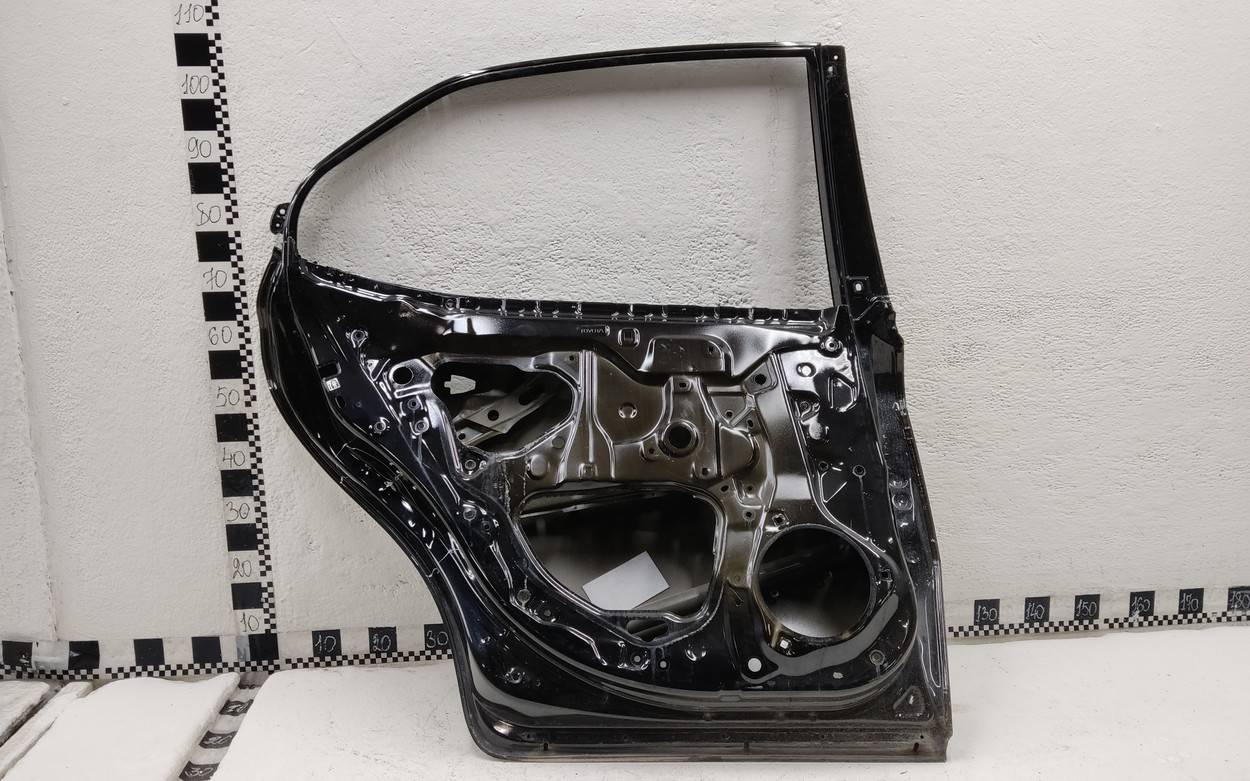 Дверь задняя левая