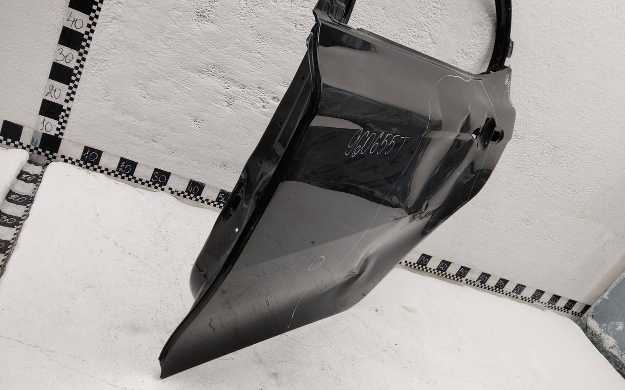 Дверь задняя левая