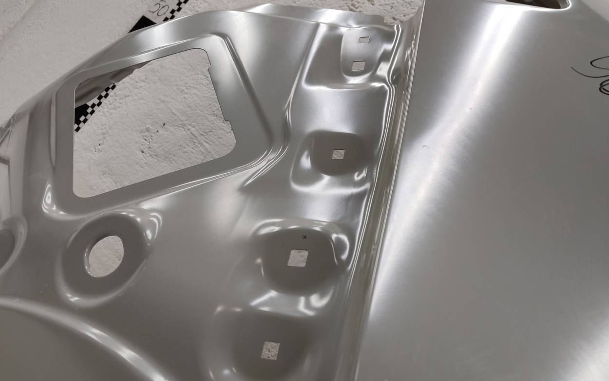 Кузовной элемент