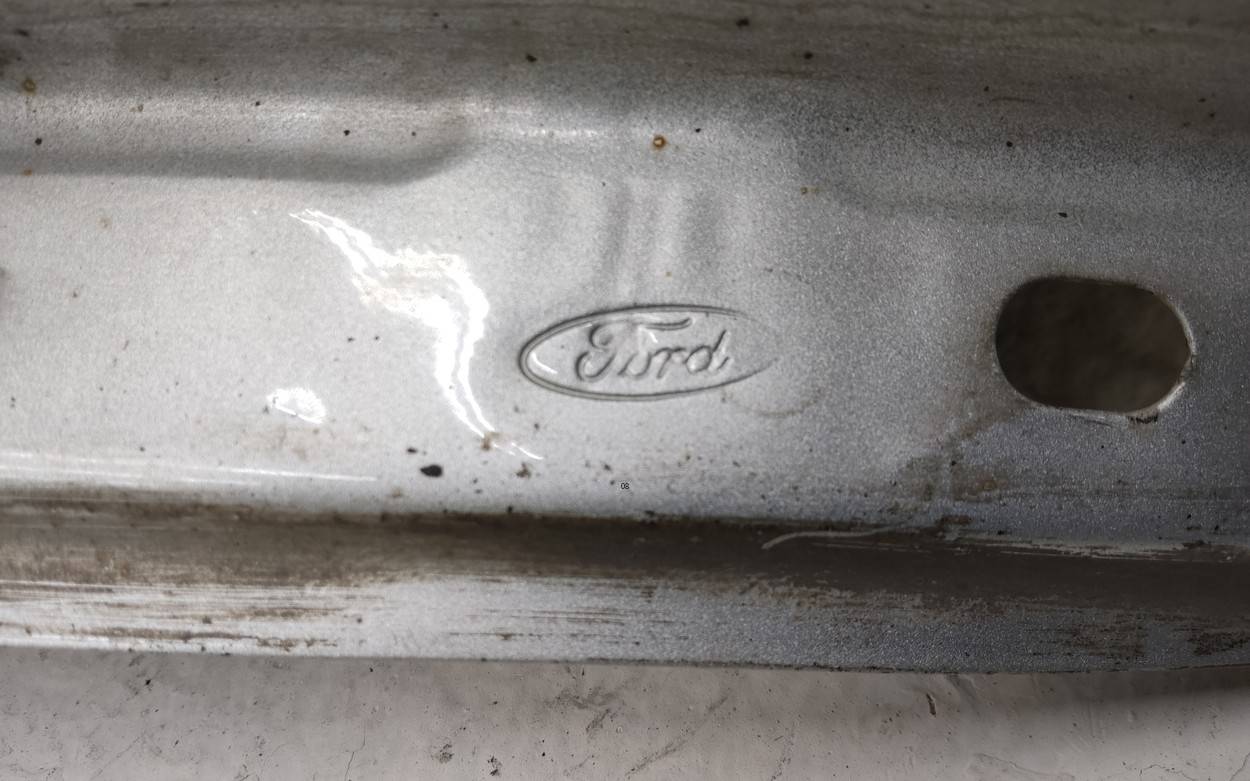 Крыло переднее левое