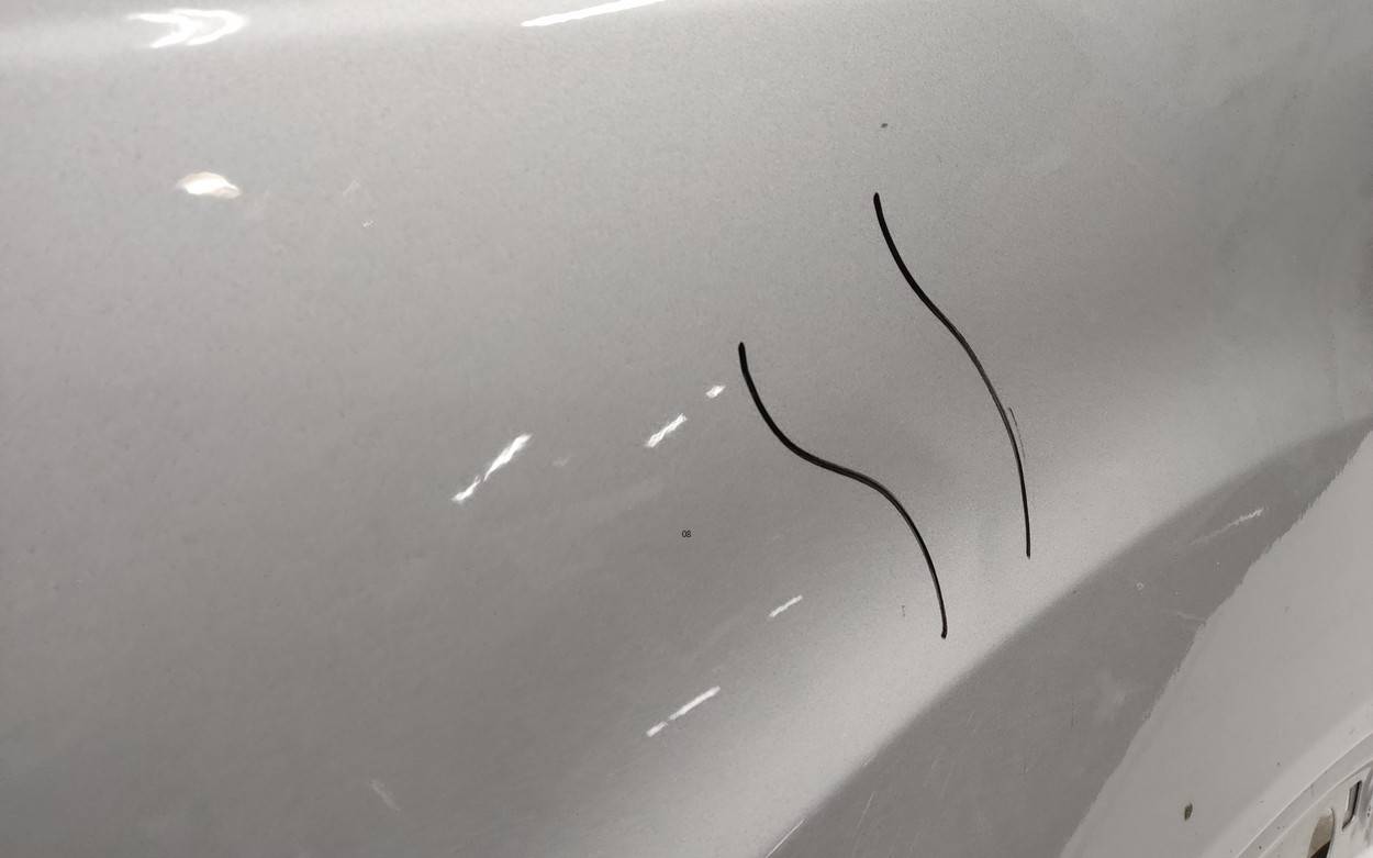 Крыло переднее левое