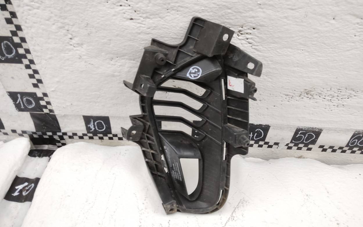 Накладка переднего бампера правая