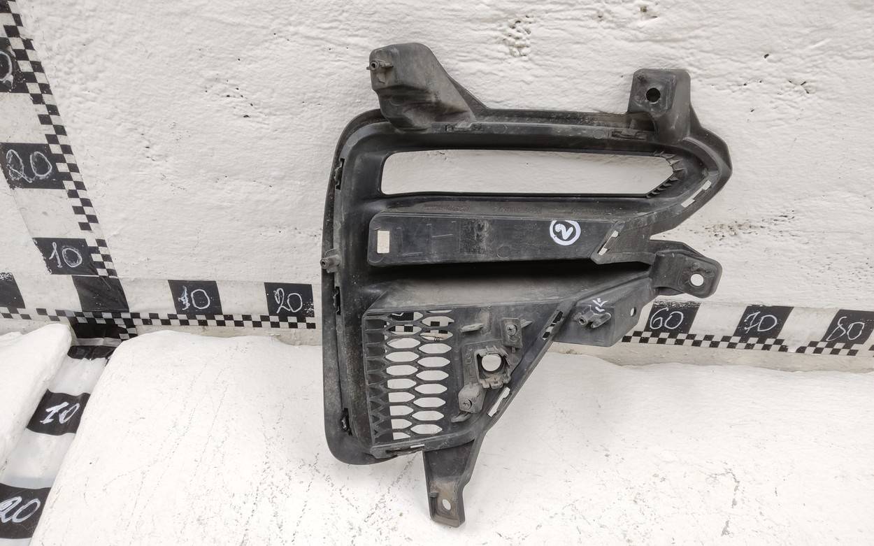 Накладка переднего бампера левая