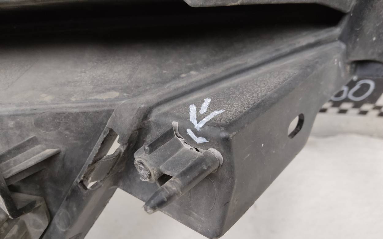 Накладка переднего бампера левая