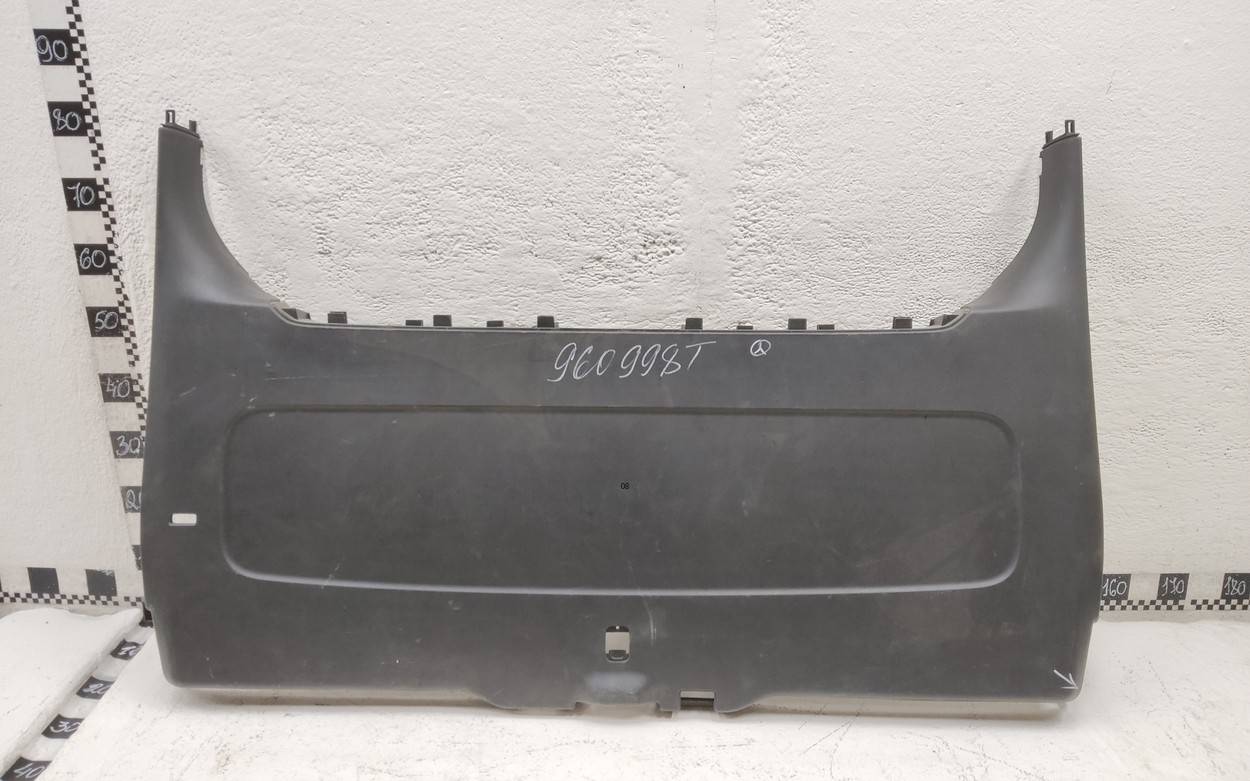 Обшивка крышки багажника