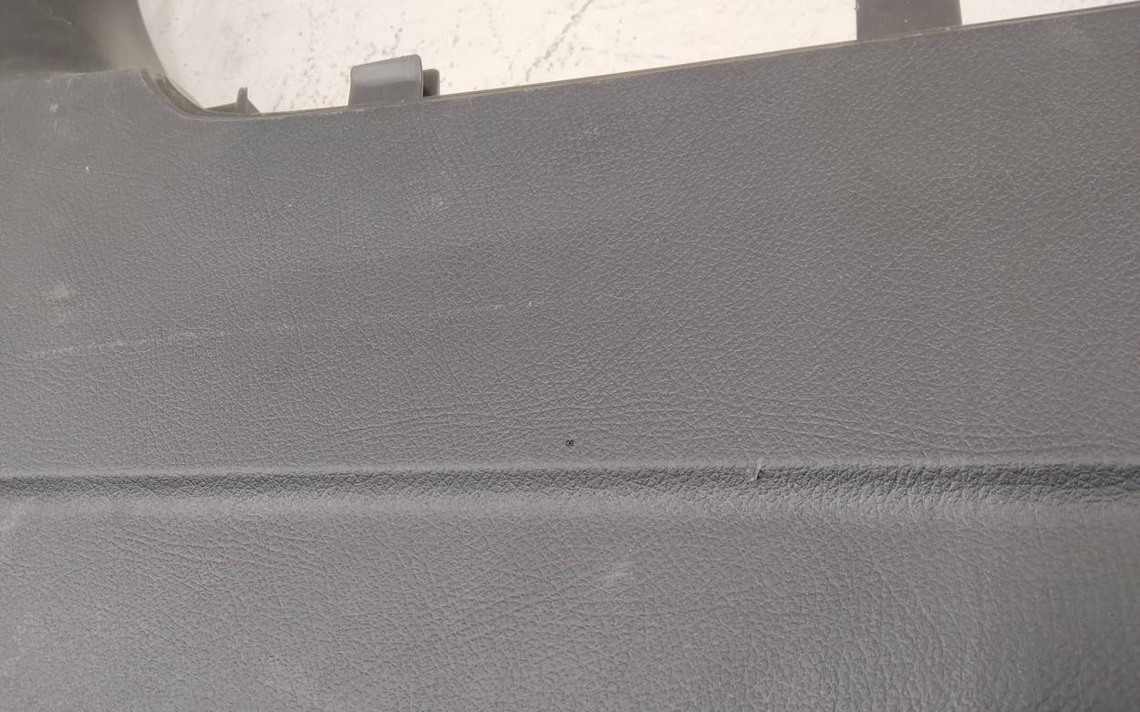 Обшивка крышки багажника