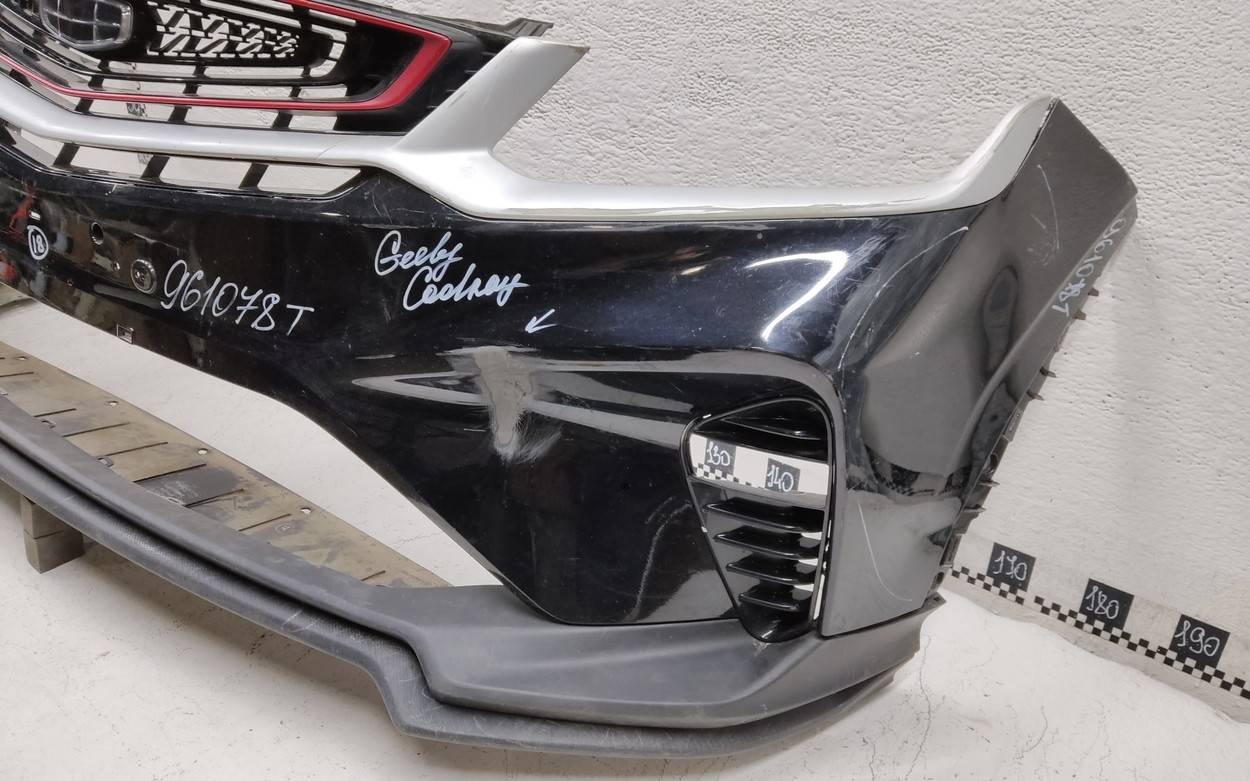 Бампер передний