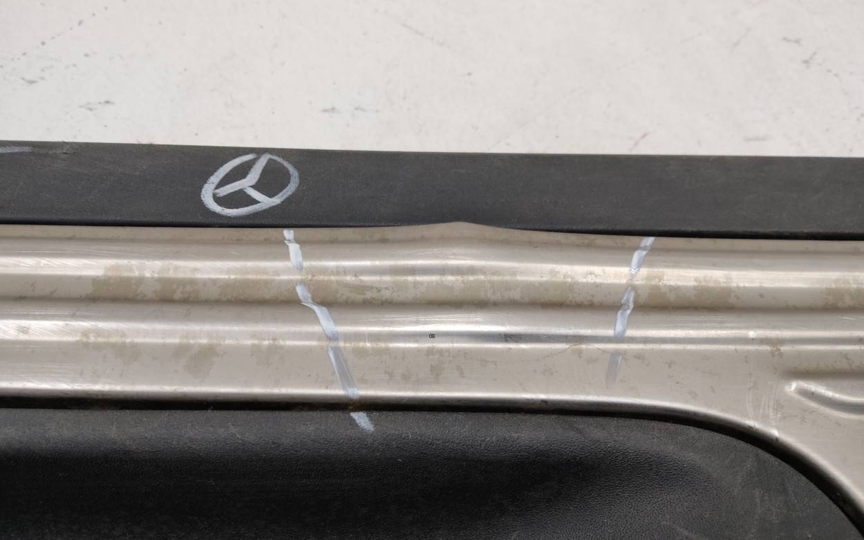 Кожух замка багажника