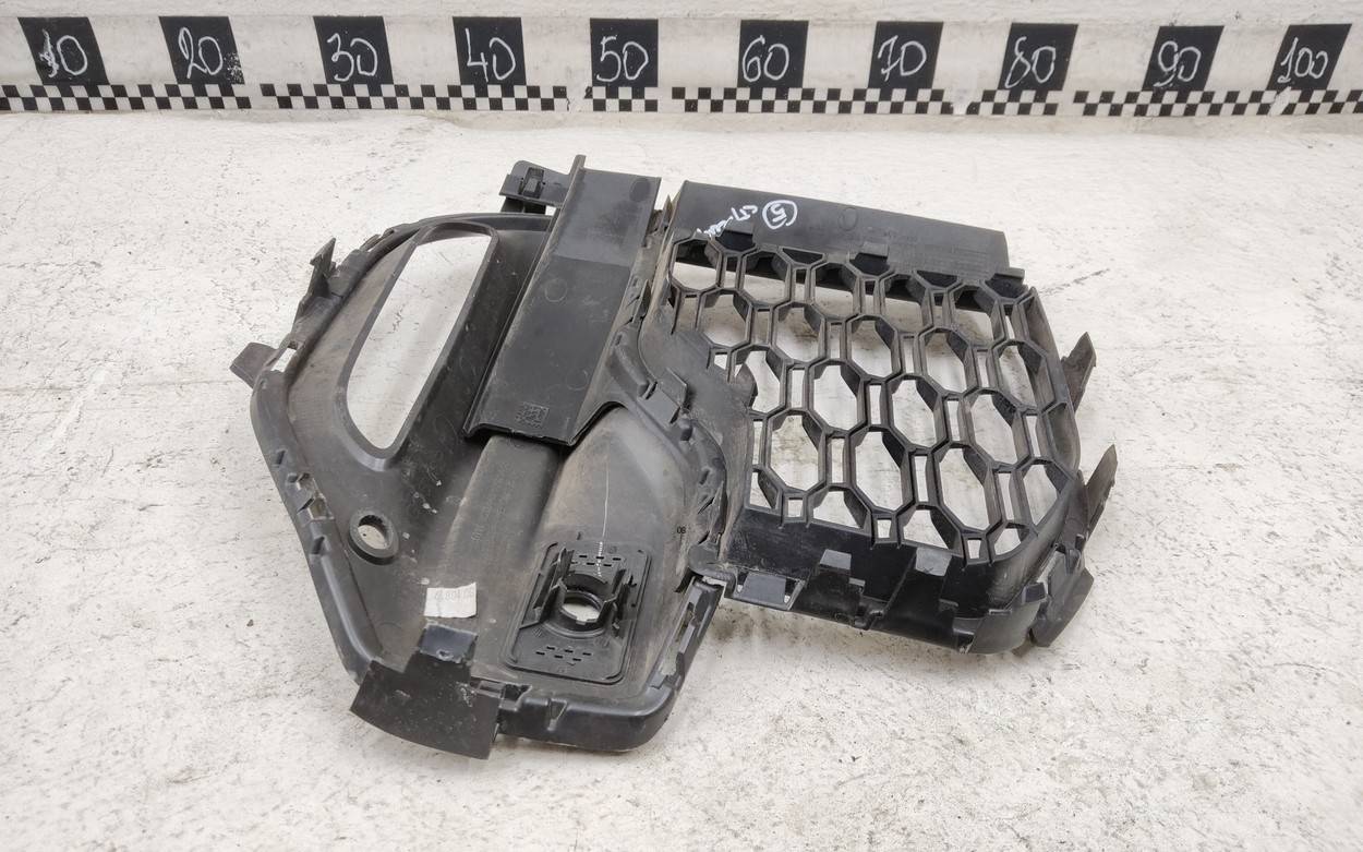 Накладка переднего бампера правая