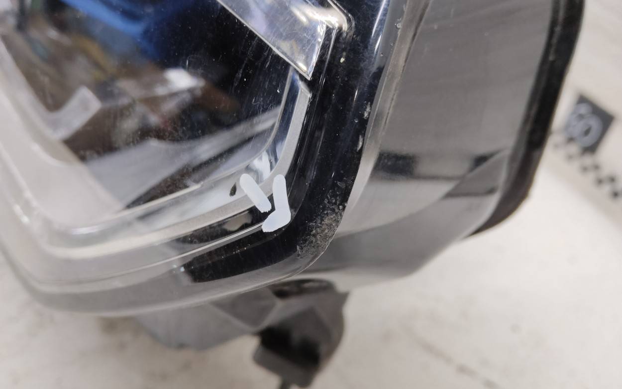 Фара правая