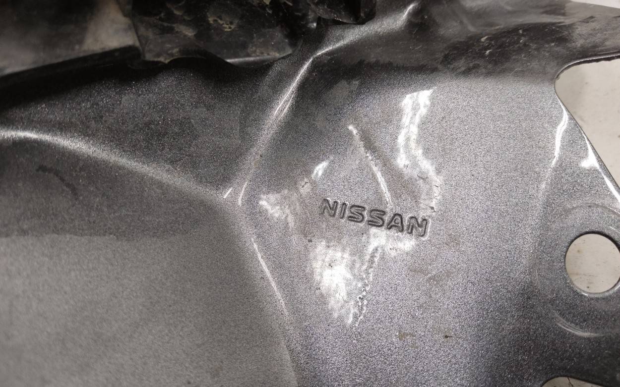 Крыло переднее правое